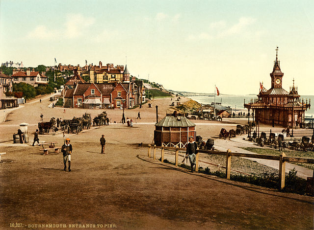 640px-Entrance_to_the_pier,_Bournemouth,_England,_1890s