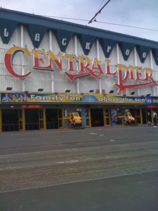 Central_Pier_Blackpool_facade.jpg