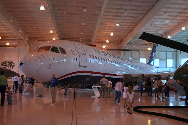 640px-N106US_aviation_museum.jpg