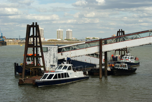 Barrier Gardens Pier, London